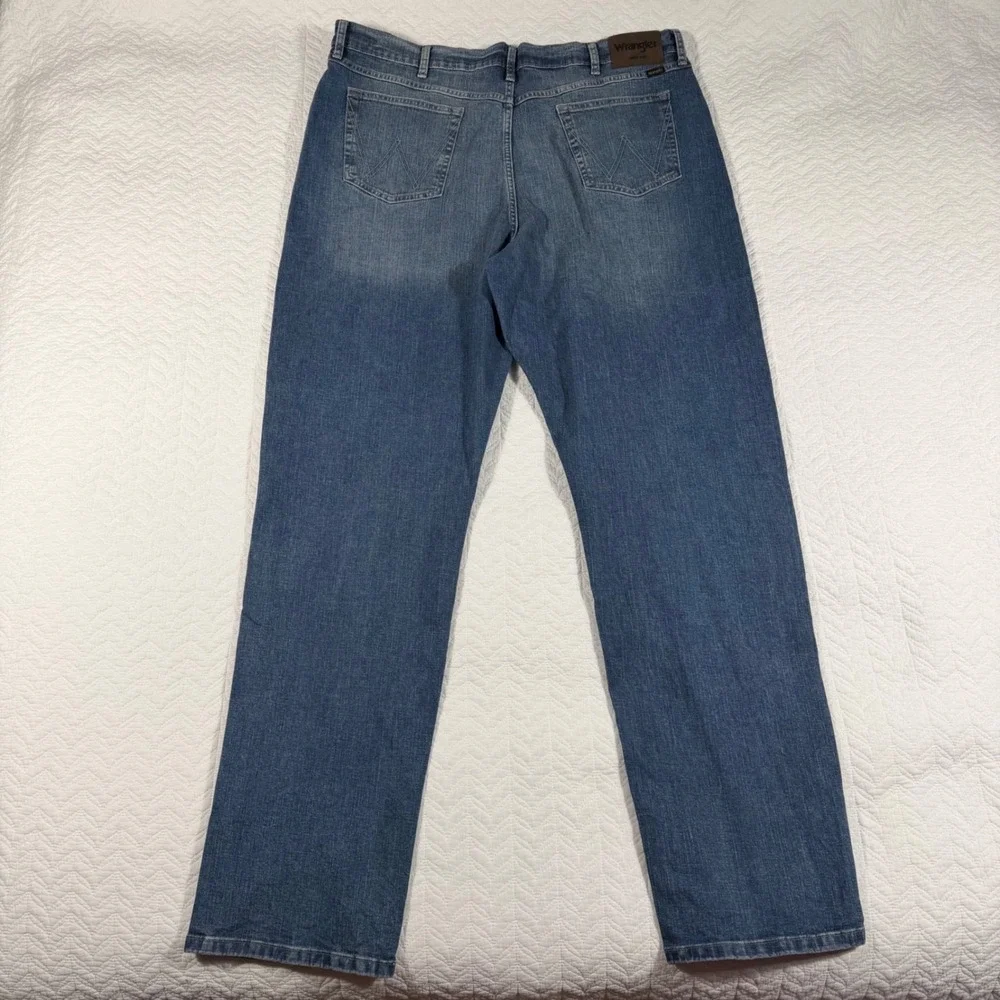 Wrangler Mens Relaxed Fit Straight Leg‎ Jeans Medium Wash 40x36 10MGW15MW